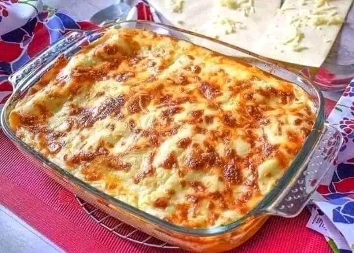 Cheesy Baked Lasagna 463591766_2406320623033455_2373154174146938920_n