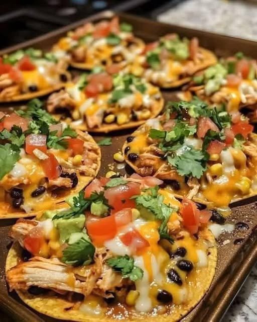 Easy Chicken Tostadas Recipe: A Flavorful Mexican Delight 🌮❤️ 483369766_572188175837161_8618036306682675975_n